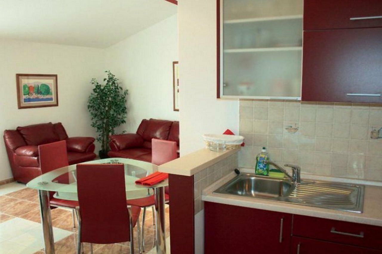 Apartments Rajcevic Makarska Bagian luar foto
